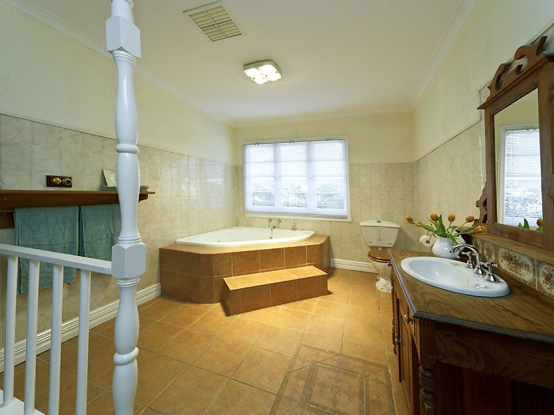 19 Leach Avenue, Riverton WA 6148