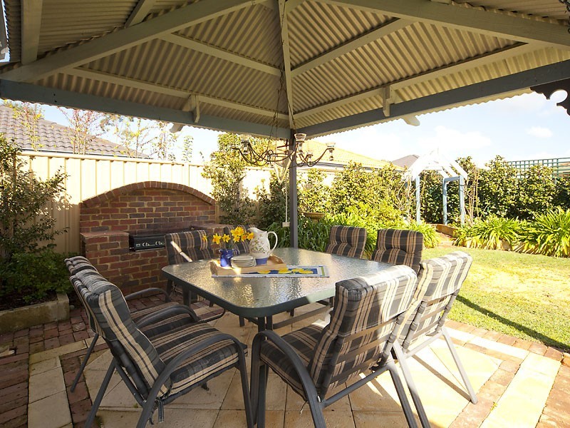 19 Leach Avenue, Riverton WA 6148