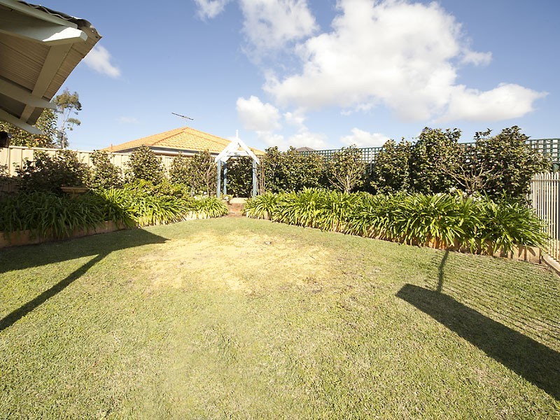 19 Leach Avenue, Riverton WA 6148