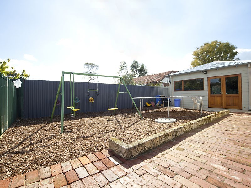 19 Leach Avenue, Riverton WA 6148