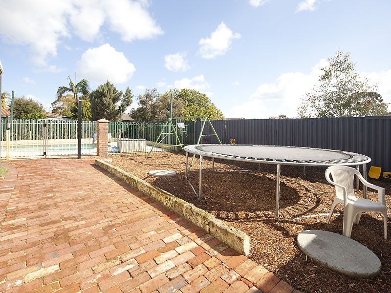 19 Leach Avenue, Riverton WA 6148