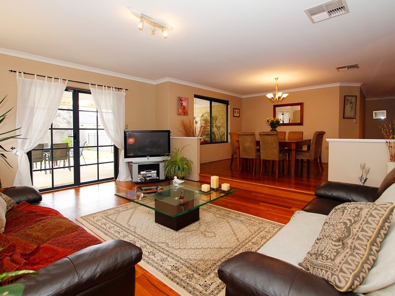 8 Big Springs Road, Southern River WA 6110