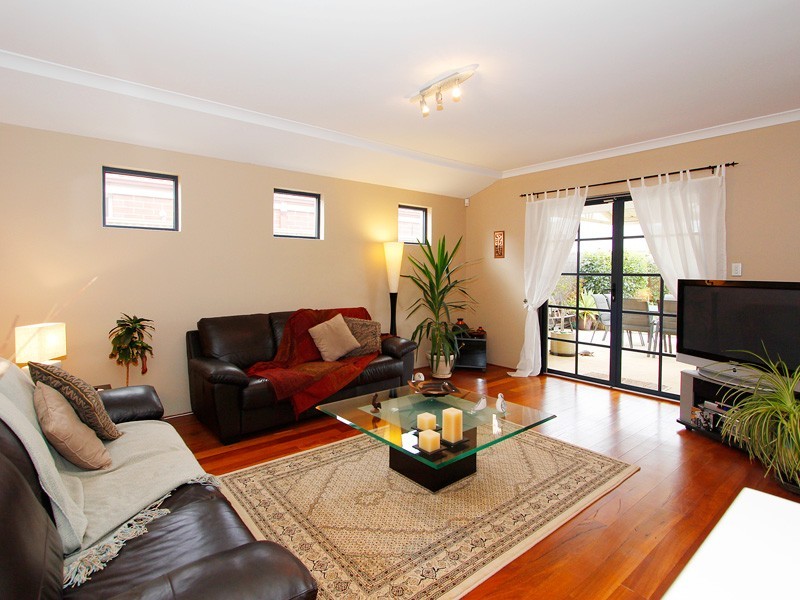 8 Big Springs Road, Southern River WA 6110