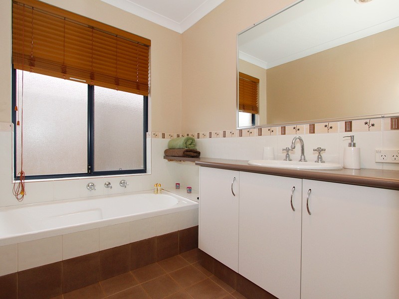 8 Big Springs Road, Southern River WA 6110