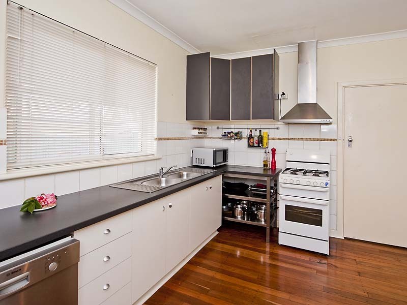 7 Holford Way, Wilson WA 6107