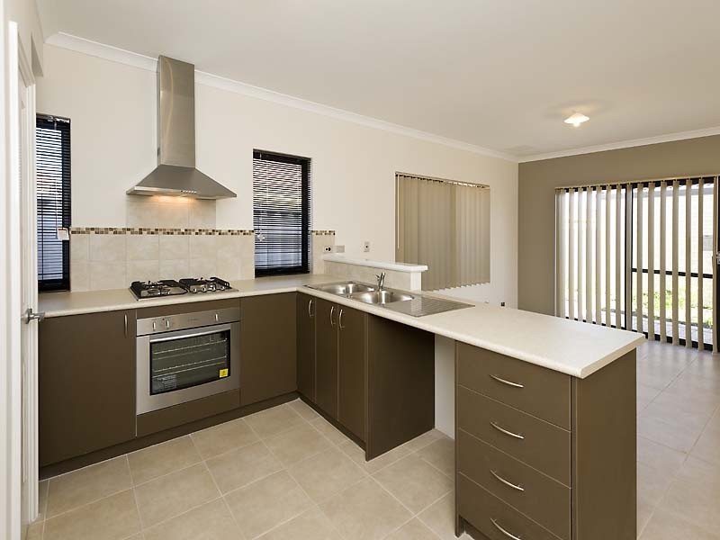 4/7 Stockman Way, Cannington WA 6107