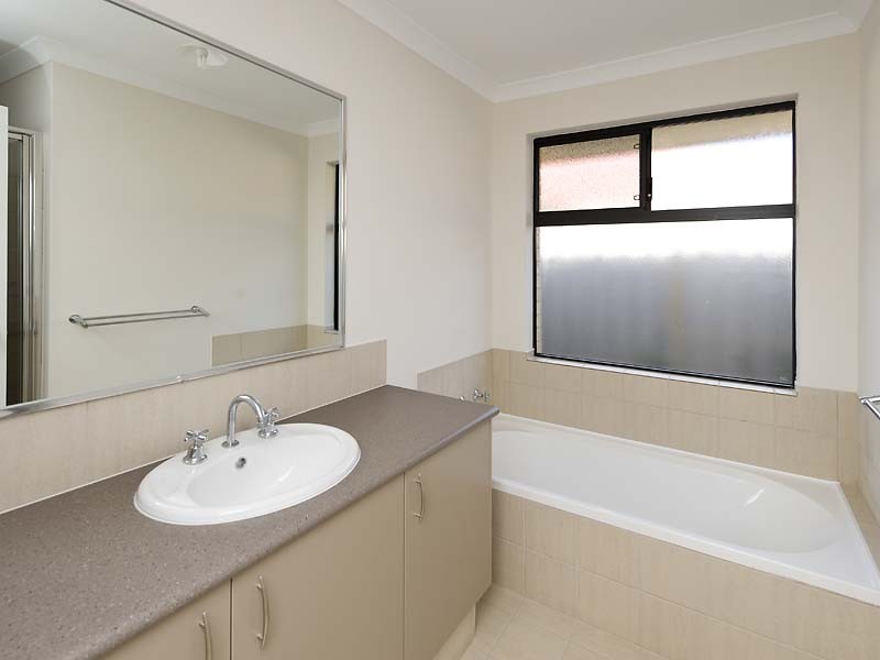 4/7 Stockman Way, Cannington WA 6107