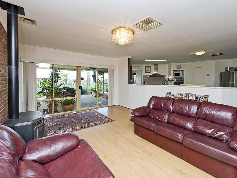 35 Treetop Circle, Canning Vale WA 6155