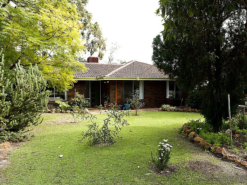 16 Colahan Way, Ferndale WA 6148