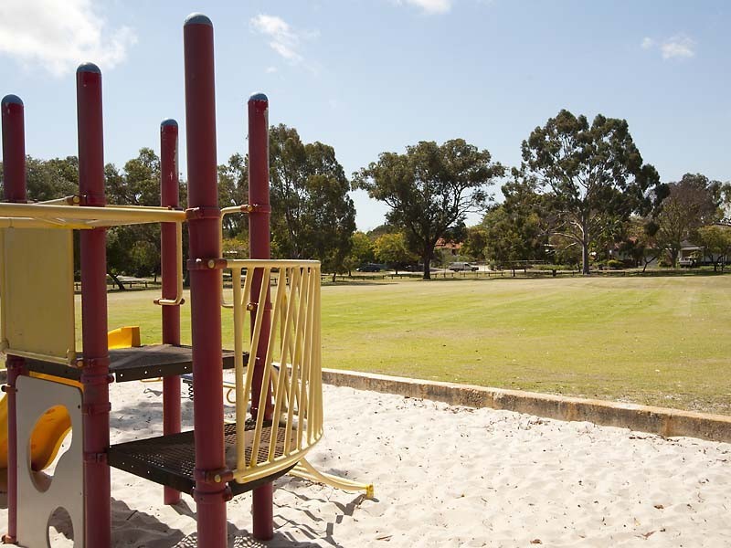 35B Hopkinson Way, Wilson WA 6107