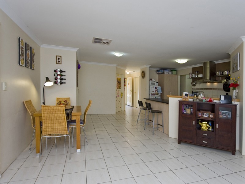 1/152 Treasure Road, Queens Park WA 6107