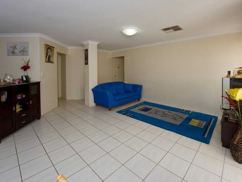 1/152 Treasure Road, Queens Park WA 6107