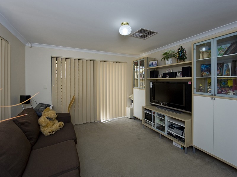 1/152 Treasure Road, Queens Park WA 6107