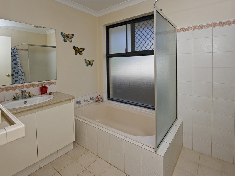 1/152 Treasure Road, Queens Park WA 6107