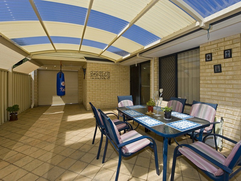 1/152 Treasure Road, Queens Park WA 6107