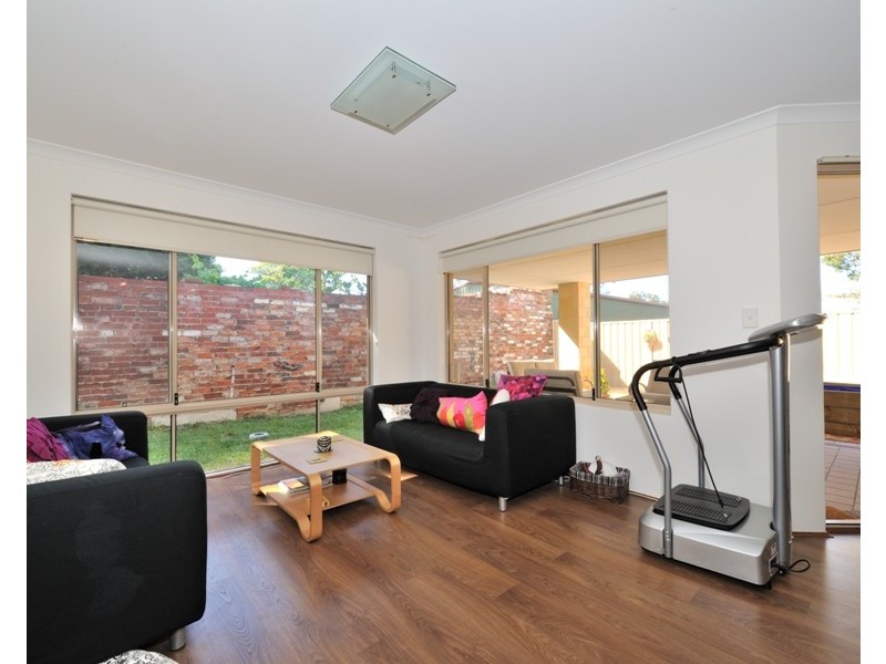 17A Hooson Way, Wilson WA 6107