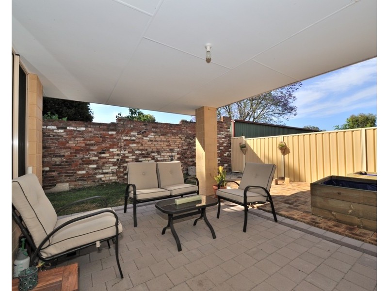 17A Hooson Way, Wilson WA 6107