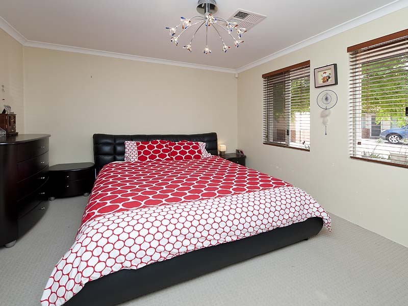 4/63  Palmerston Street, St James WA 6102