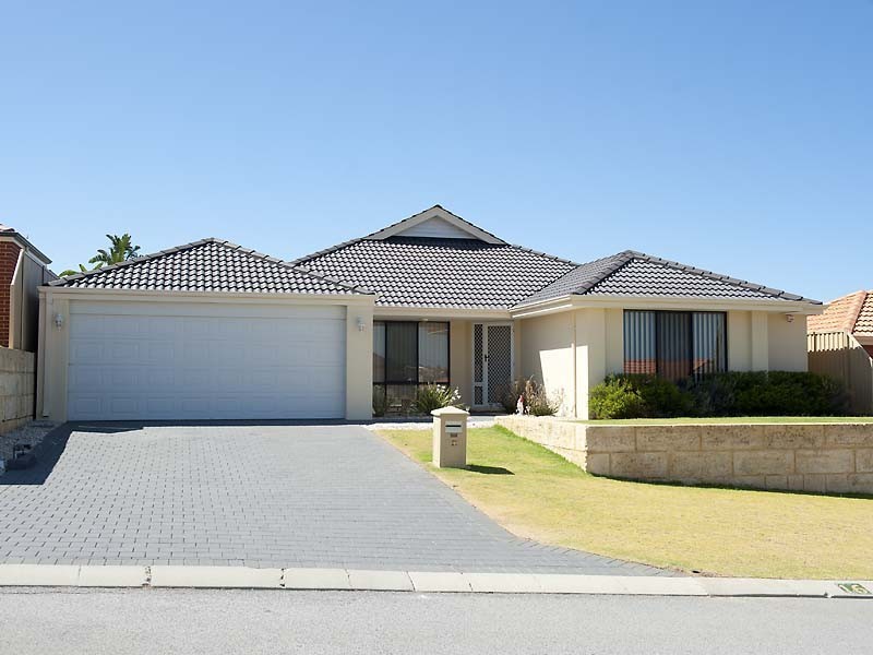 16 Vanderlin Crescent, Ridgewood WA 6030