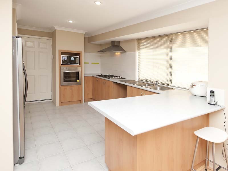 16 Vanderlin Crescent, Ridgewood WA 6030