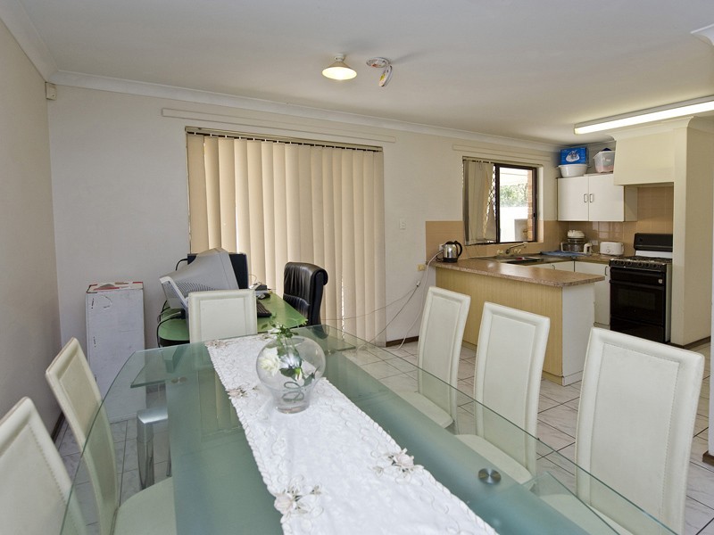 3 Liberton Place, Coodanup WA 6210