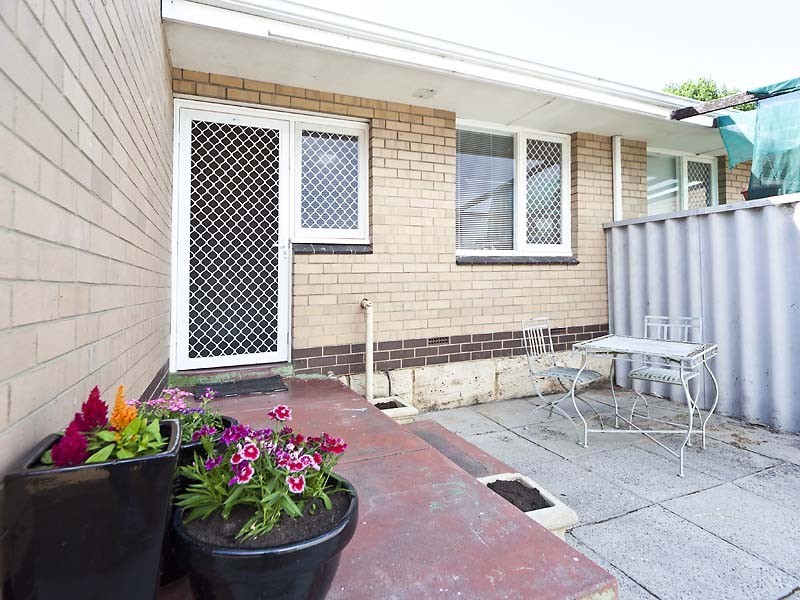 82B Armstrong Road, Wilson WA 6107