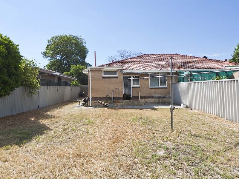 82B Armstrong Road, Wilson WA 6107