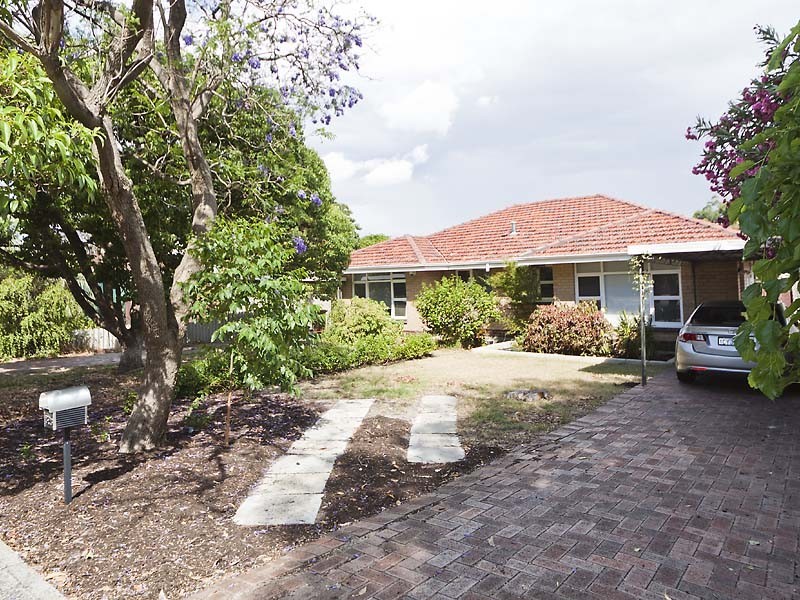 82B Armstrong Road, Wilson WA 6107