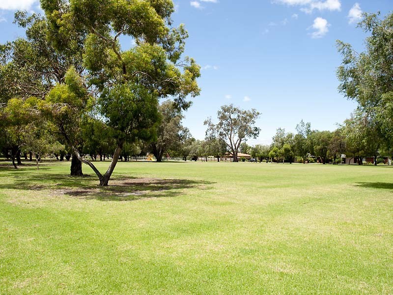 35 Alderley Square, Wilson WA 6107