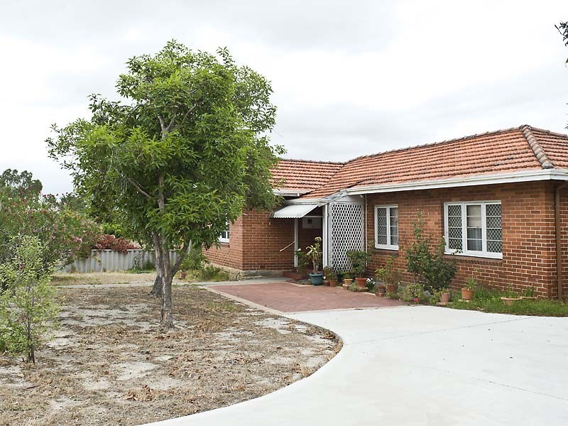 395  Berwick Street, St James WA 6102