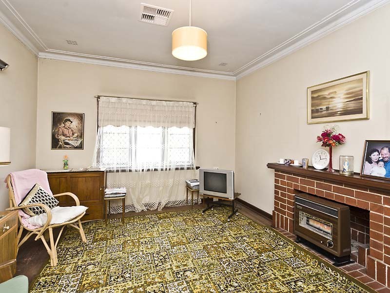 395  Berwick Street, St James WA 6102