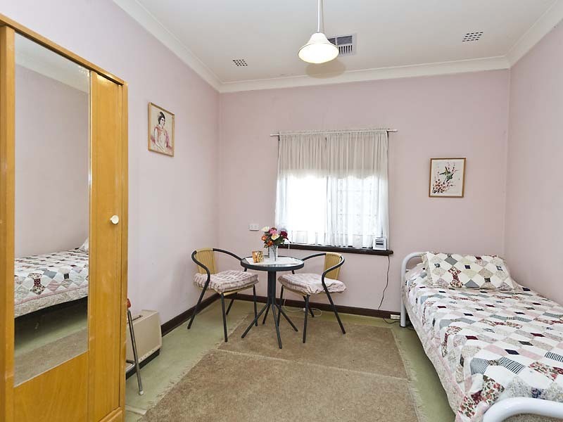 395  Berwick Street, St James WA 6102