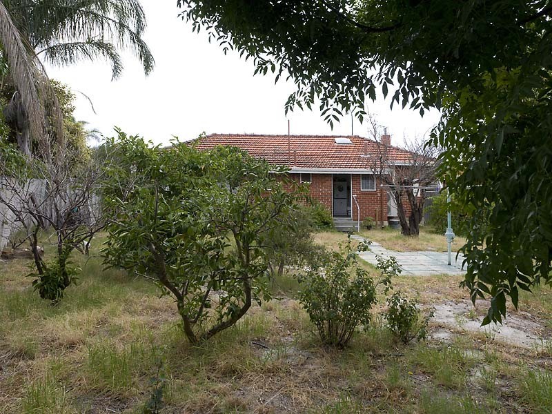 395  Berwick Street, St James WA 6102