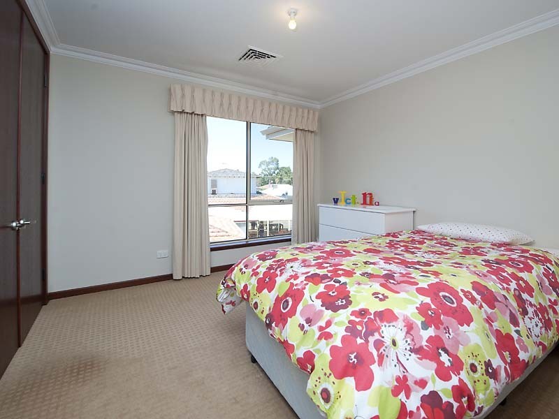 8 OPAL PLACE, Riverton WA 6148