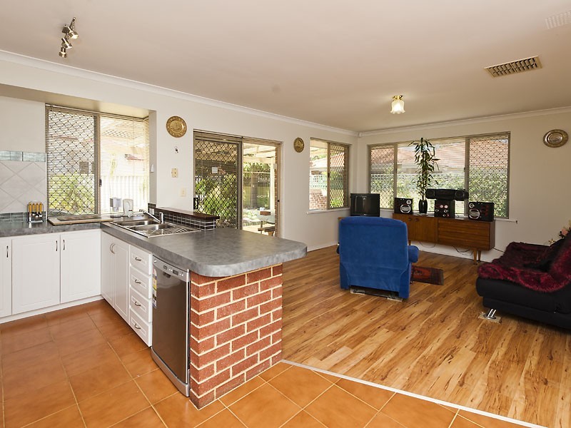 2 PITT STREET, St James WA 6102