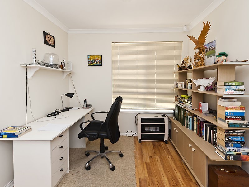 2 PITT STREET, St James WA 6102