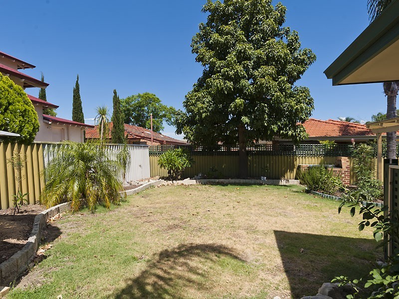 2 PITT STREET, St James WA 6102