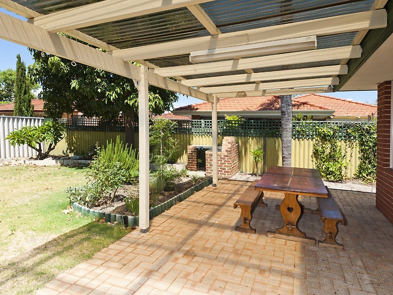 2 PITT STREET, St James WA 6102