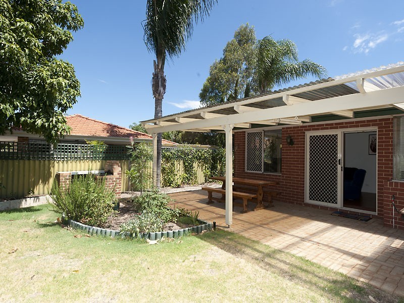 2 PITT STREET, St James WA 6102