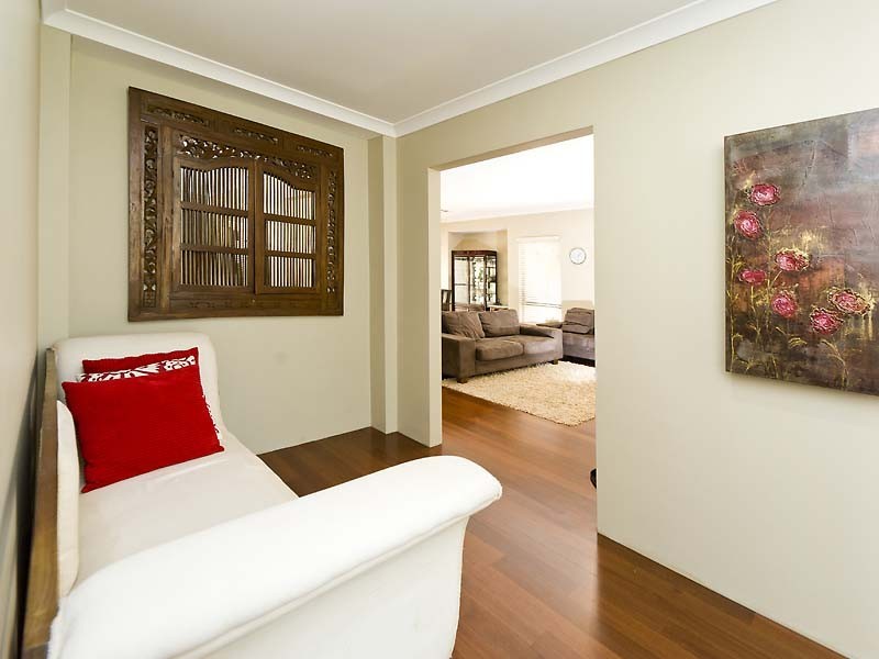 49 Vahland Avenue, Riverton WA 6148