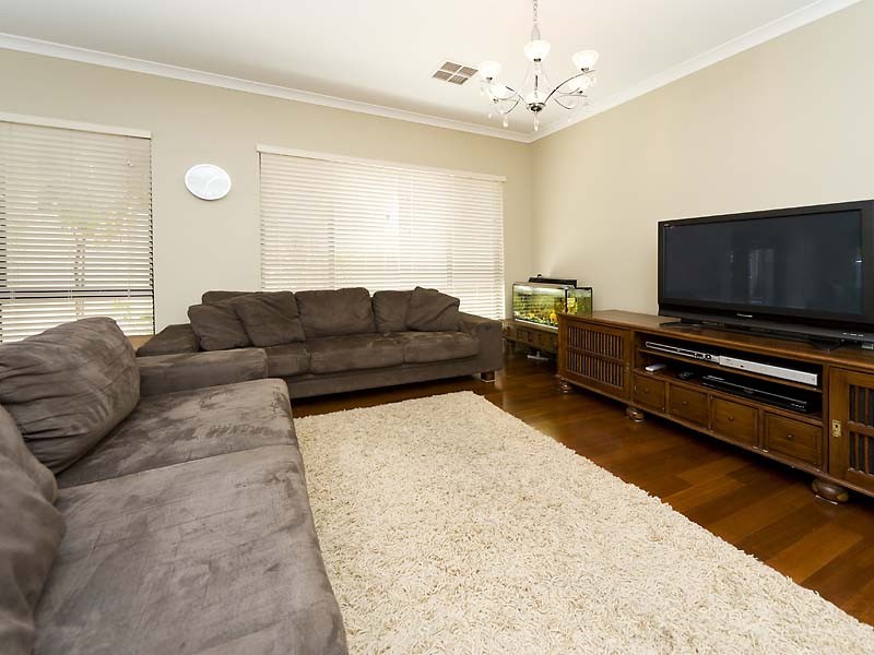 49 Vahland Avenue, Riverton WA 6148