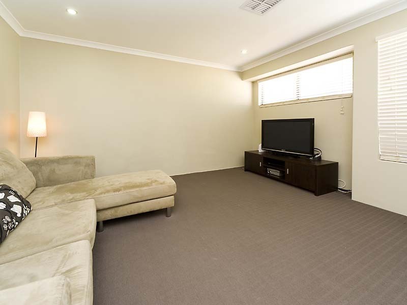 49 Vahland Avenue, Riverton WA 6148