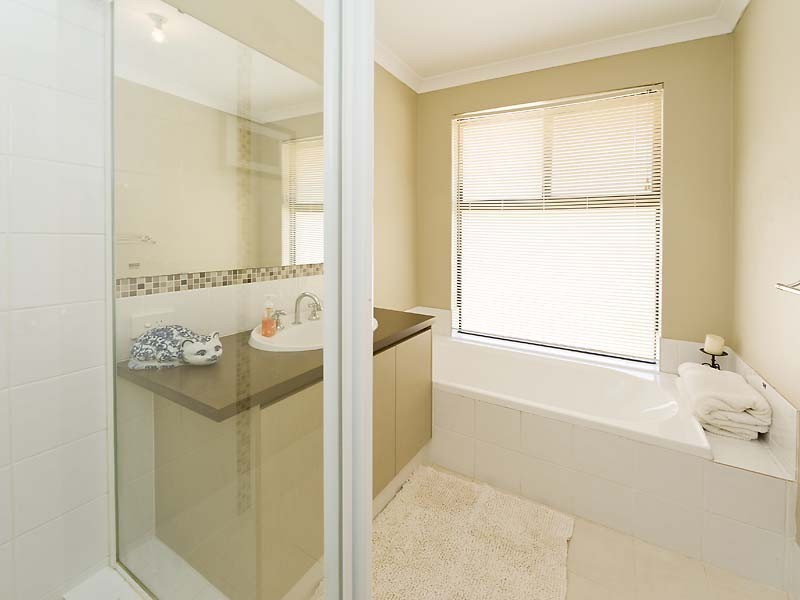 49 Vahland Avenue, Riverton WA 6148