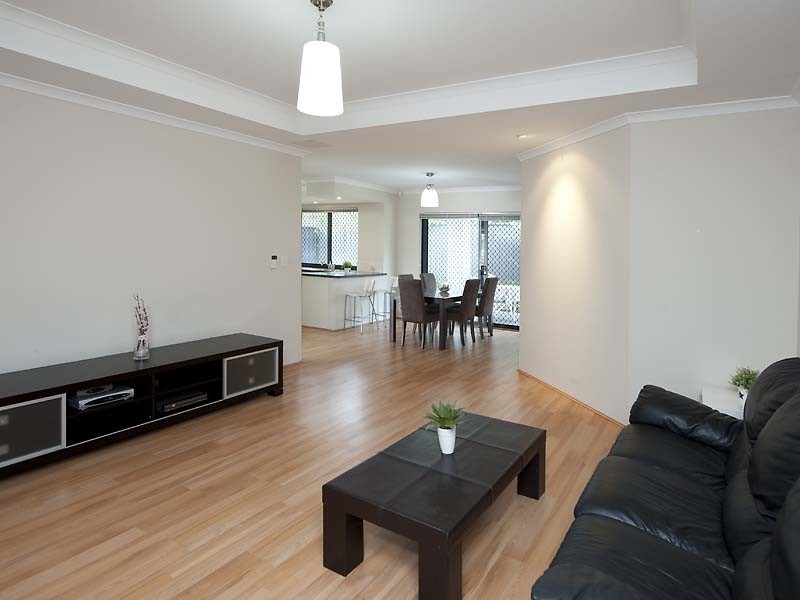 6/10 Surrey Road, Wilson WA 6107