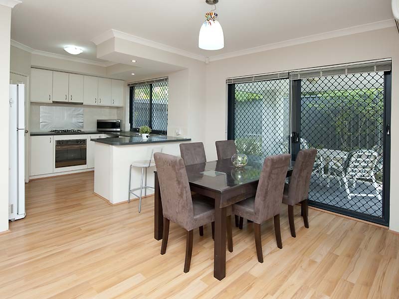 6/10 Surrey Road, Wilson WA 6107