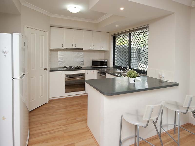 6/10 Surrey Road, Wilson WA 6107