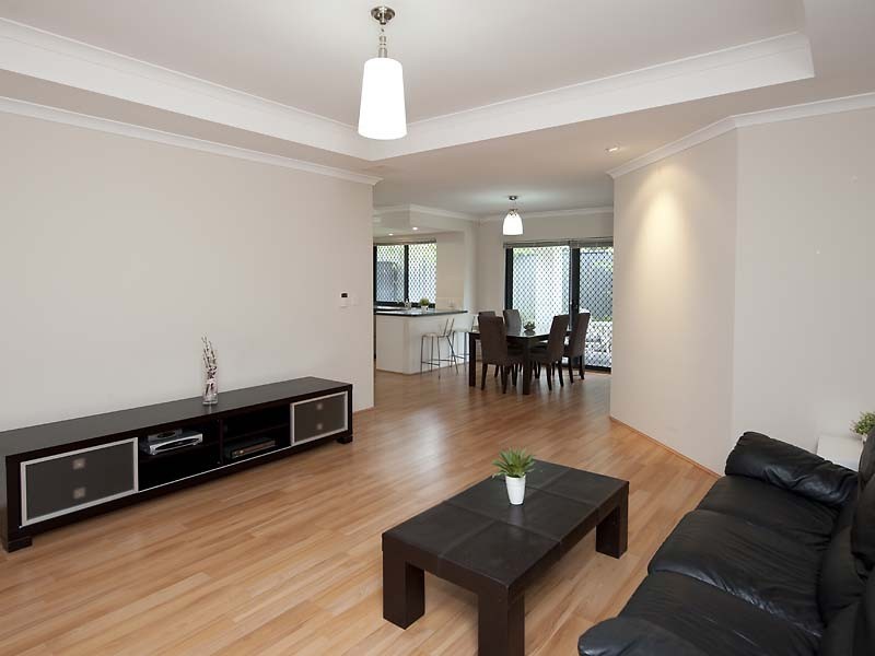 6/10 Surrey Road, Wilson WA 6107