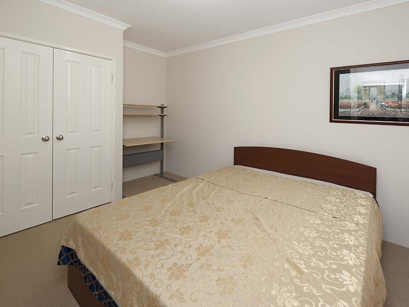 6/10 Surrey Road, Wilson WA 6107