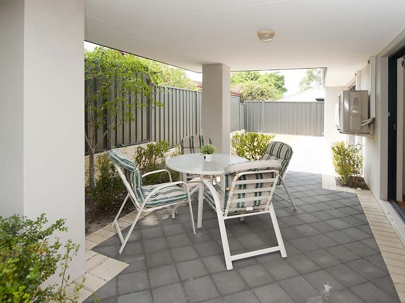 6/10 Surrey Road, Wilson WA 6107