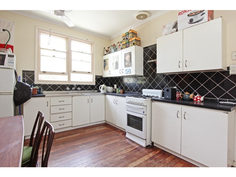 1 Canny Road, St James WA 6102